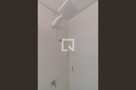 Banheiro de kitnet/studio para alugar com 1 quarto, 28m² em Batel , Curitiba