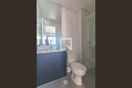 Banheiro de kitnet/studio para alugar com 1 quarto, 28m² em Batel , Curitiba