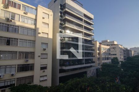 Vista  de apartamento à venda com 1 quarto, 45m² em Copacabana, Rio de Janeiro