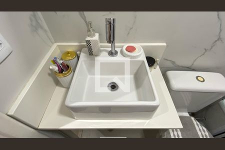 Banheiro  de apartamento à venda com 2 quartos, 50m² em Parque Bristol, São Paulo