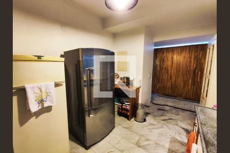 Casa de condomínio à venda com 300m², 4 quartos e 3 vagas Casa de condomínio à venda com 300m², 4 quartos e 3 vagasCozinha