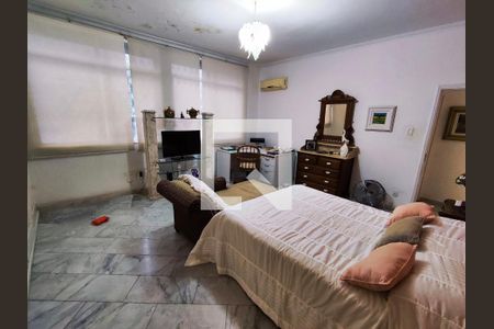 Casa de condomínio à venda com 300m², 4 quartos e 3 vagas Casa de condomínio à venda com 300m², 4 quartos e 3 vagasQuarto 3