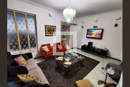 Casa de condomínio à venda com 300m², 4 quartos e 3 vagasSala