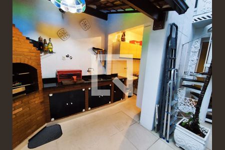 Casa de condomínio à venda com 300m², 4 quartos e 3 vagas Casa de condomínio à venda com 300m², 4 quartos e 3 vagasÁrea gourmet