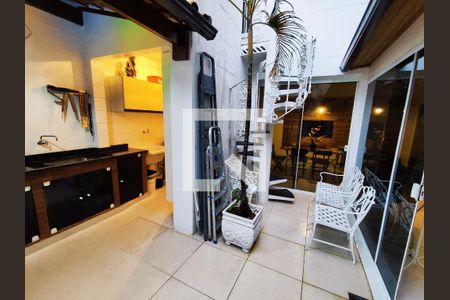 Casa de condomínio à venda com 300m², 4 quartos e 3 vagas Casa de condomínio à venda com 300m², 4 quartos e 3 vagasÁrea gourmet