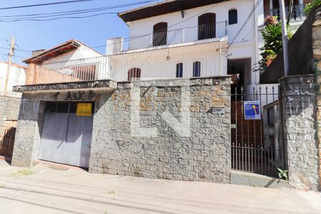 Casa à venda com 260m², 5 quartos e 2 vagasFachada