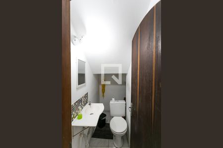 Lavabo de casa para alugar com 3 quartos, 156m² em Parque Pinheiros, Taboão da Serra