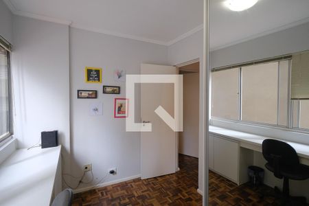 Quarto 1 de apartamento para alugar com 2 quartos, 52m² em Água Verde, Curitiba
