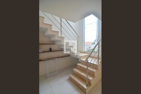 Escada de casa à venda com 3 quartos, 138m² em Igara, Canoas