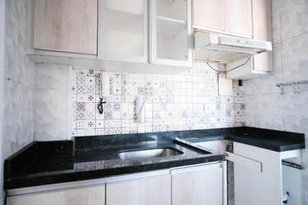 Cozinha de apartamento para alugar com 2 quartos, 57m² em Cangaíba, São Paulo