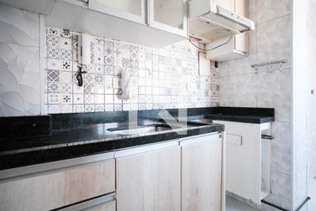 Cozinha de apartamento para alugar com 2 quartos, 57m² em Cangaíba, São Paulo