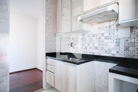 Cozinha de apartamento para alugar com 2 quartos, 57m² em Cangaíba, São Paulo