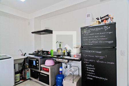 Cozinha de apartamento à venda com 1 quarto, 34m² em Vila Palmeiras, São Paulo