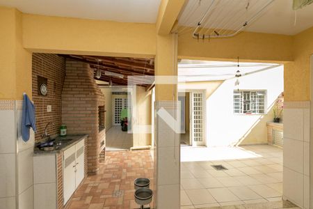 Casa à venda com 240m², 3 quartos e 2 vagas Casa à venda com 240m², 3 quartos e 2 vagasQuintal