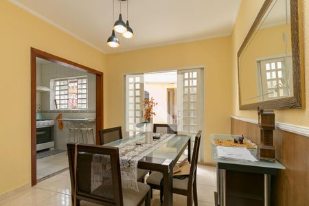 Casa à venda com 240m², 3 quartos e 2 vagas Casa à venda com 240m², 3 quartos e 2 vagasCopa