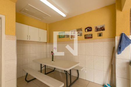 Casa à venda com 240m², 3 quartos e 2 vagas Casa à venda com 240m², 3 quartos e 2 vagasQuintal