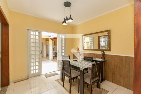 Casa à venda com 240m², 3 quartos e 2 vagas Casa à venda com 240m², 3 quartos e 2 vagasCopa