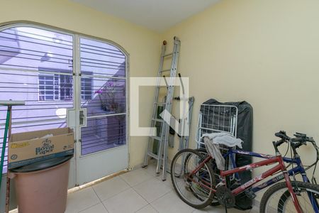 Casa à venda com 240m², 3 quartos e 2 vagas Casa à venda com 240m², 3 quartos e 2 vagasQuarto de Serviço