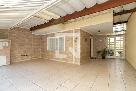 Casa à venda com 240m², 3 quartos e 2 vagas Casa à venda com 240m², 3 quartos e 2 vagasGaragem