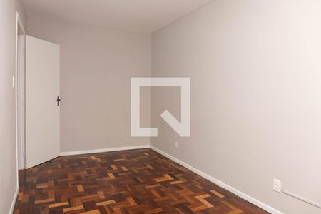 Quarto 1 de apartamento para alugar com 2 quartos, 58m² em Passo da Areia, Porto Alegre