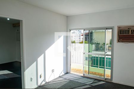 Sala de apartamento para alugar com 2 quartos, 57m² em Pechincha, Rio de Janeiro