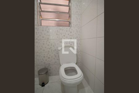 Casa à venda com 300m², 6 quartos e 3 vagas Casa à venda com 300m², 6 quartos e 3 vagasBanheiro