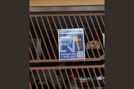 Casa à venda com 300m², 6 quartos e 3 vagas Casa à venda com 300m², 6 quartos e 3 vagasFachada com placa