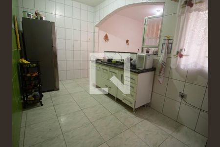Casa à venda com 300m², 6 quartos e 3 vagas Casa à venda com 300m², 6 quartos e 3 vagascozinha casa 2