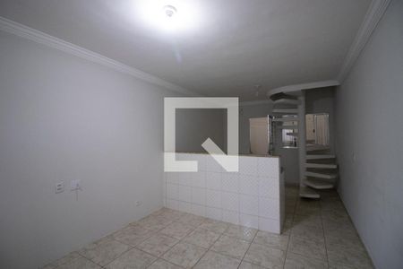 Sala de casa de condomínio para alugar com 2 quartos, 55m² em Jardim Oriental, São Paulo