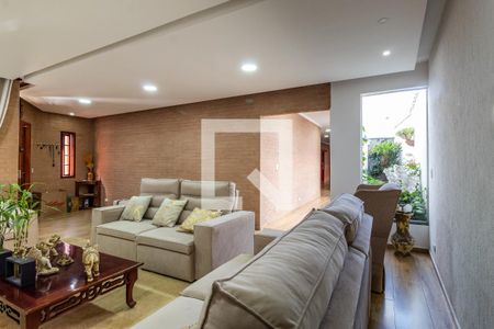 Sala de casa para alugar com 4 quartos, 750m² em Vila Galvão, Guarulhos