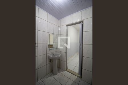 Banheiro de casa para alugar com 1 quarto, 25m² em Conjunto Habitacional A. E. Carvalho, São Paulo
