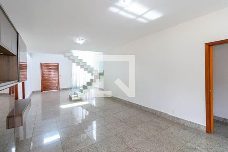 Sala de casa à venda com 3 quartos, 1000m² em Bandeirantes (pampulha), Belo Horizonte