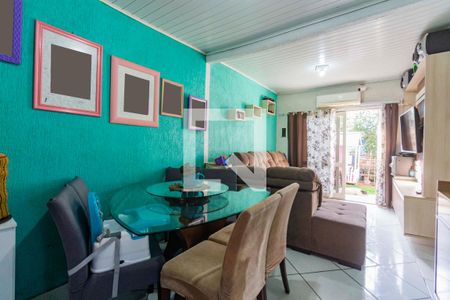Sala  de casa à venda com 3 quartos, 66m² em Harmonia, Canoas