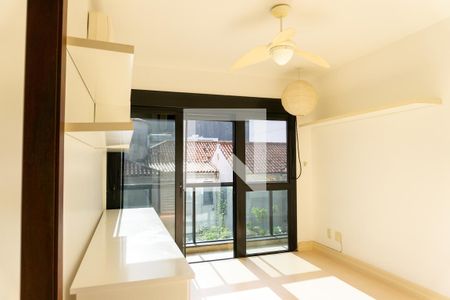 Apartamento à venda com 256m², 4 quartos e 4 vagas Apartamento à venda com 256m², 4 quartos e 4 vagasQuarto 3