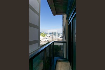 Apartamento à venda com 256m², 4 quartos e 4 vagas Apartamento à venda com 256m², 4 quartos e 4 vagasVaranda do quarto