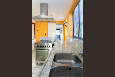 Apartamento à venda com 256m², 4 quartos e 4 vagas Apartamento à venda com 256m², 4 quartos e 4 vagasCozinha