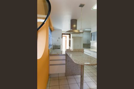 Apartamento à venda com 256m², 4 quartos e 4 vagas Apartamento à venda com 256m², 4 quartos e 4 vagasCozinha