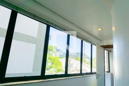 Apartamento à venda com 256m², 4 quartos e 4 vagas Apartamento à venda com 256m², 4 quartos e 4 vagasDetalhe