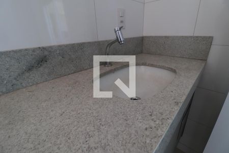 Banheiro da Suíte 1 de apartamento para alugar com 3 quartos, 137m² em Tubalina, Uberlândia