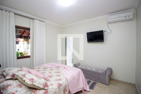 Quarto Suíte de casa à venda com 3 quartos, 232m² em Jardim Laguna, Contagem