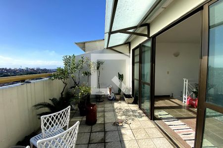 Apartamento para alugar com 250m², 3 quartos e 3 vagas Apartamento para alugar com 250m², 3 quartos e 3 vagasÁrea de lazer