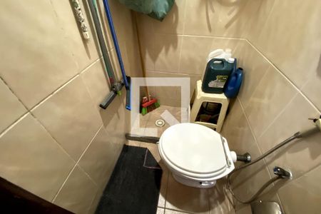 Apartamento para alugar com 250m², 3 quartos e 3 vagas Apartamento para alugar com 250m², 3 quartos e 3 vagasBanheiro de serviço