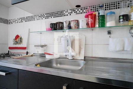 Cozinha de apartamento à venda com 2 quartos, 40m² em Vila Nhocune, São Paulo