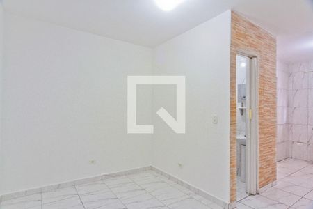 Kitnet de casa para alugar com 1 quarto, 20m² em Vila Romero, São Paulo