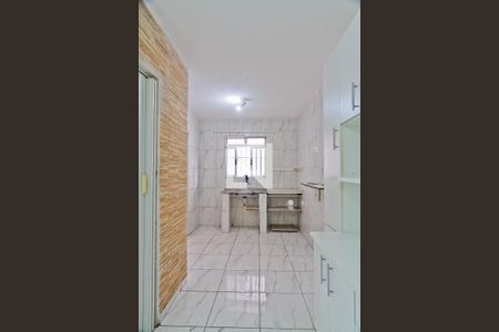 Cozinha de casa para alugar com 1 quarto, 20m² em Vila Romero, São Paulo