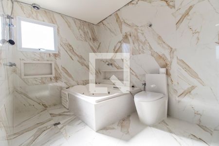 Casa de condomínio à venda com 280m², 3 quartos e 2 vagas Casa de condomínio à venda com 280m², 3 quartos e 2 vagasBanheiro da Suíte master