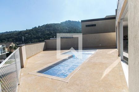 Casa de condomínio à venda com 280m², 3 quartos e 2 vagas Casa de condomínio à venda com 280m², 3 quartos e 2 vagasPiscina