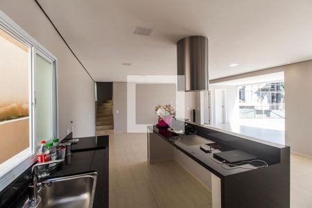 Casa de condomínio à venda com 280m², 3 quartos e 2 vagas Casa de condomínio à venda com 280m², 3 quartos e 2 vagasCozinha