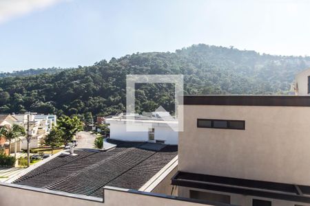 Casa de condomínio à venda com 280m², 3 quartos e 2 vagas Casa de condomínio à venda com 280m², 3 quartos e 2 vagasVista