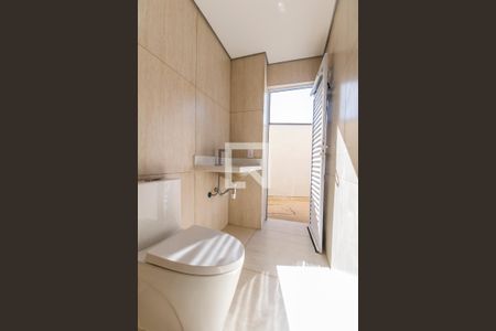 Casa de condomínio à venda com 280m², 3 quartos e 2 vagas Casa de condomínio à venda com 280m², 3 quartos e 2 vagasBanheiro